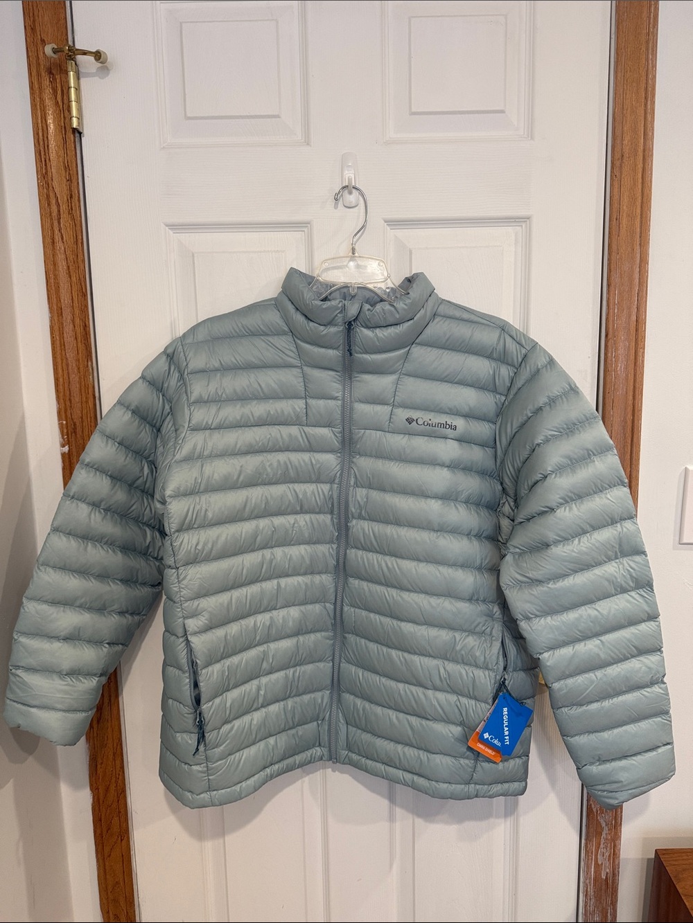 Columbia Men's Light very light green/Packable Puffer Jacket NWT